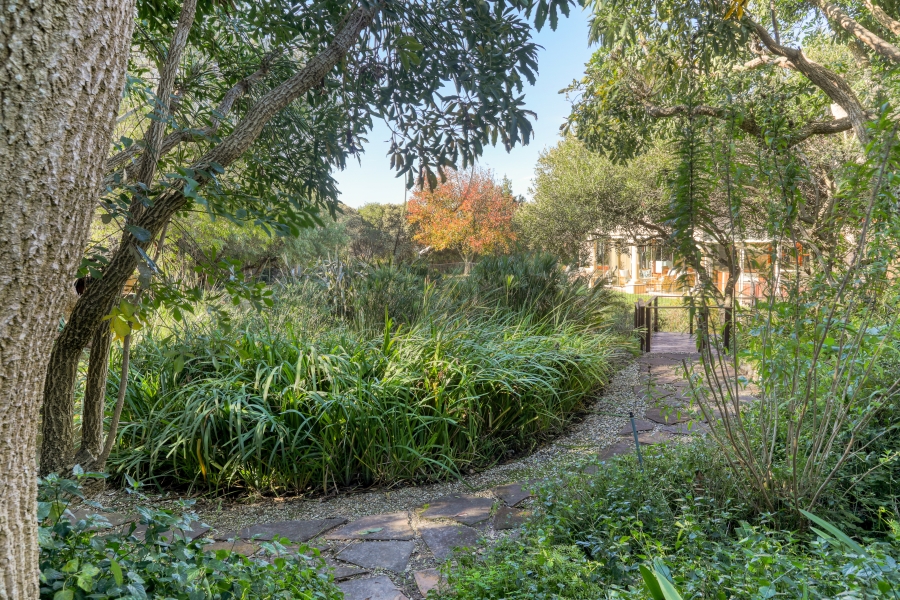 7 Bedroom Property for Sale in Zwaanswyk Western Cape
